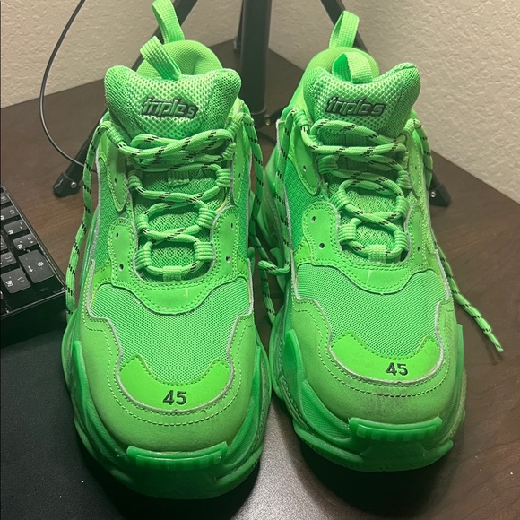 Men Balenciaga Triple S Green Size 45 - Picture 1 of 3